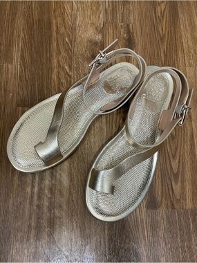 Vince Camuto Gold Liba Leather Sandals Ankle Strap NWOB Size 8